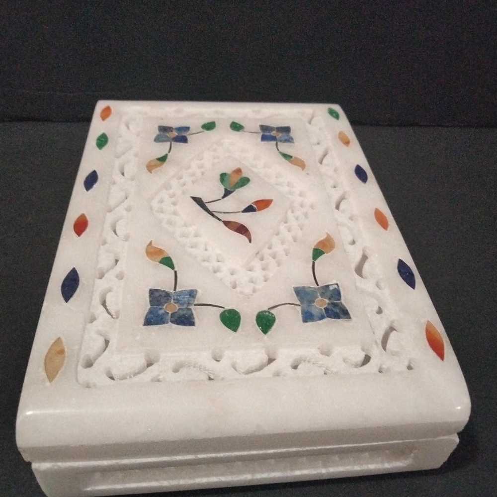 Marble Trinket box multicolor with beautiful details
